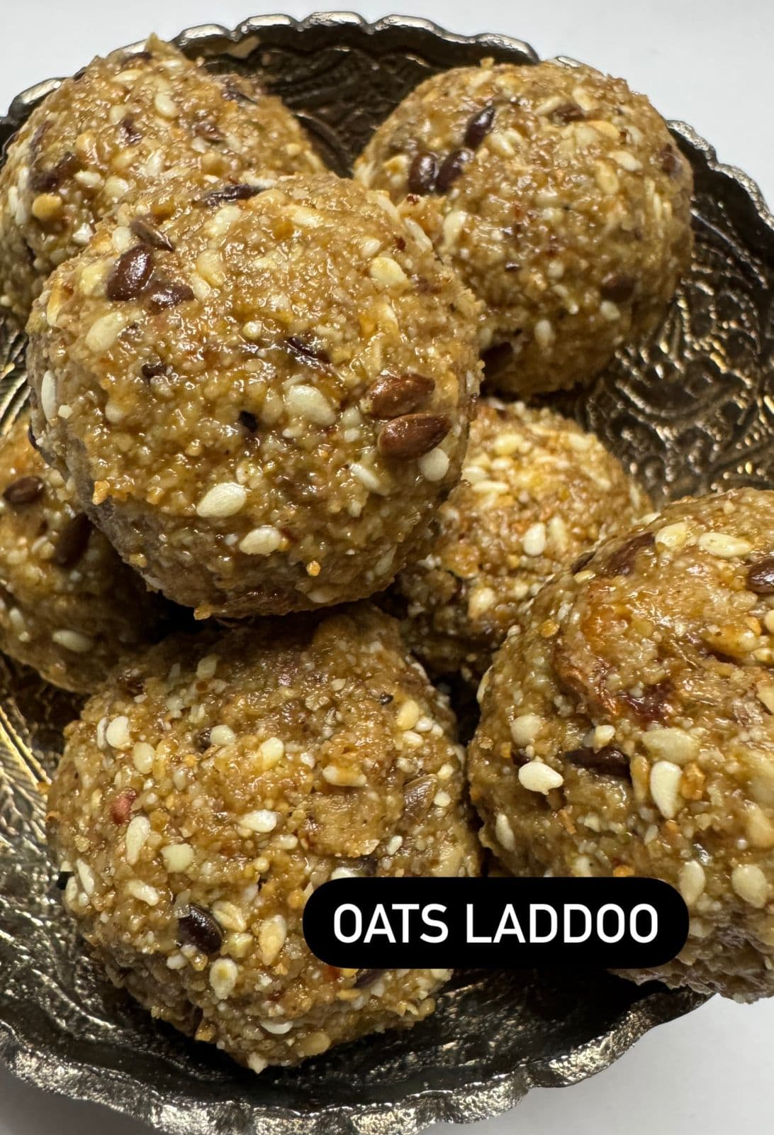 Oats Laddoo — Rasoi Tales